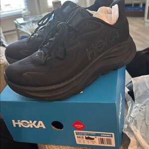 Hoka Clifton 10 Wide in Black